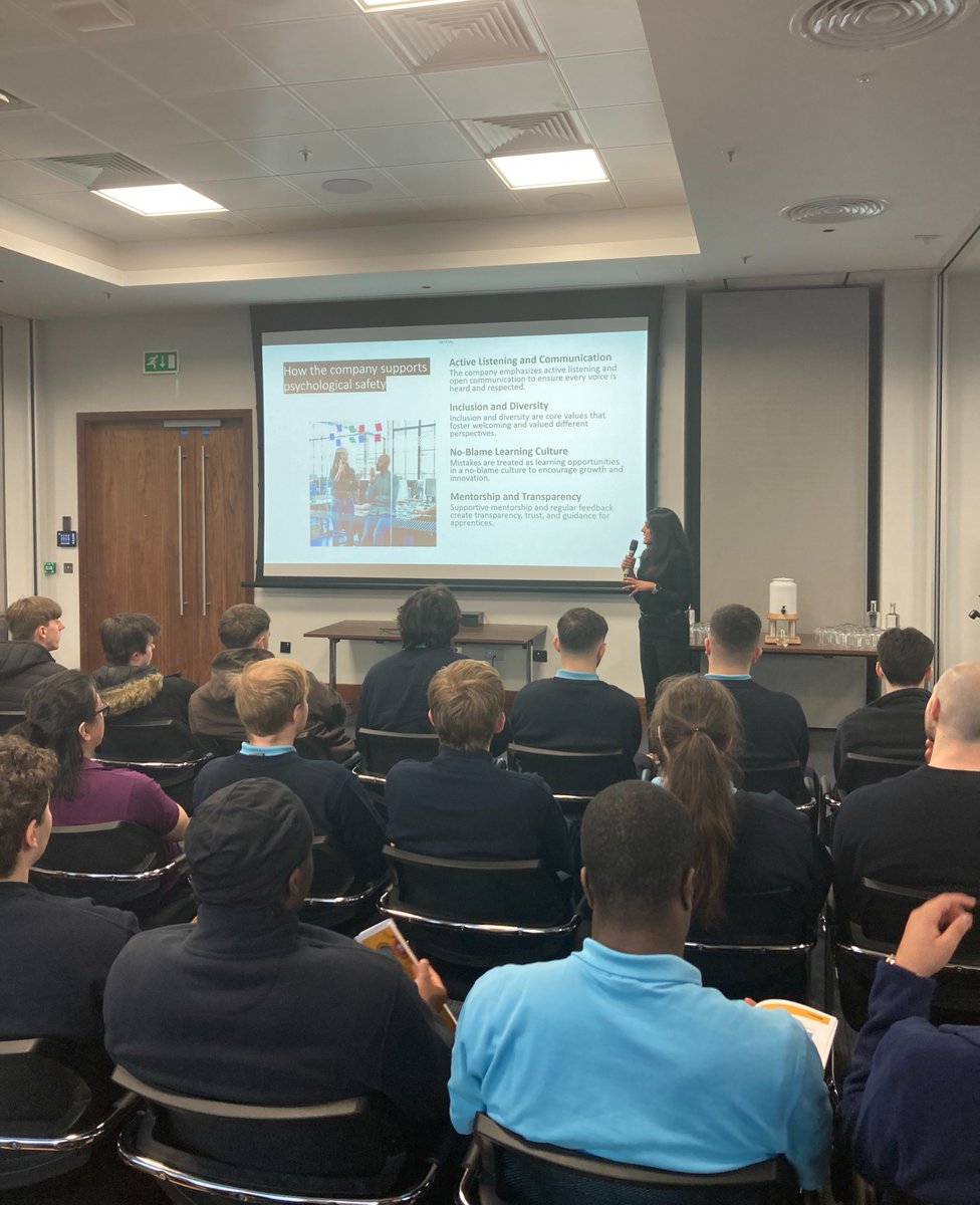 networkrail's tweet image. This week, we welcomed 171 Rail Engineering Technician apprentices 🎉

Building a safe space to learn, grow, ask questions, and make an impact.

👉 networkrail.co.uk/careers/early-…

#NetworkRail #Apprentices #FutureTalent