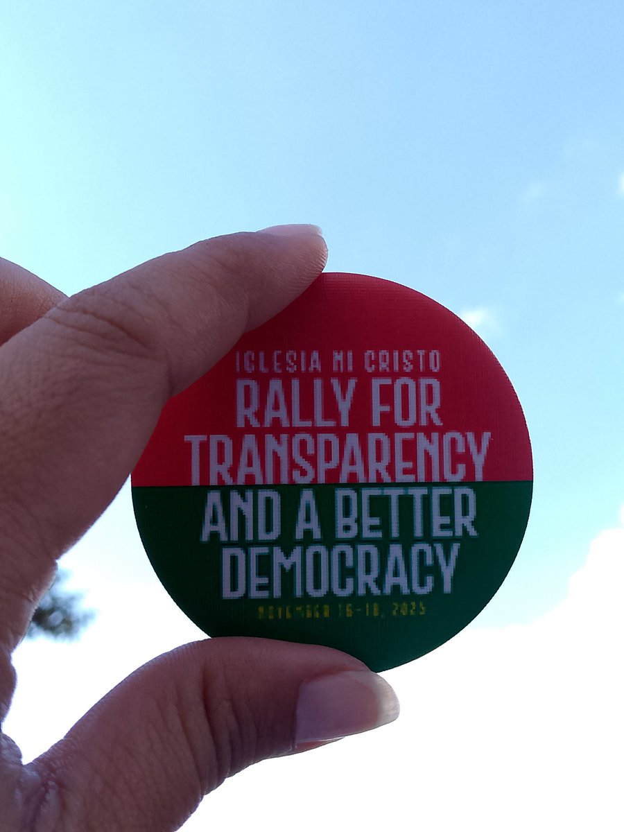 milleldsm's tweet image. POV: sumali ka sa palaro Ng CEBSI team nung Day 2 Ng rally, alang-alang sa Exclusive Souvenirs 🥹😍🤍

Thank you so so much CEBSI for these Exclusive Souvenirs!! 🥹🥰🤍
@INCNews_Updates
#INCTrasparency4BetterDemocracy
#INCUnity