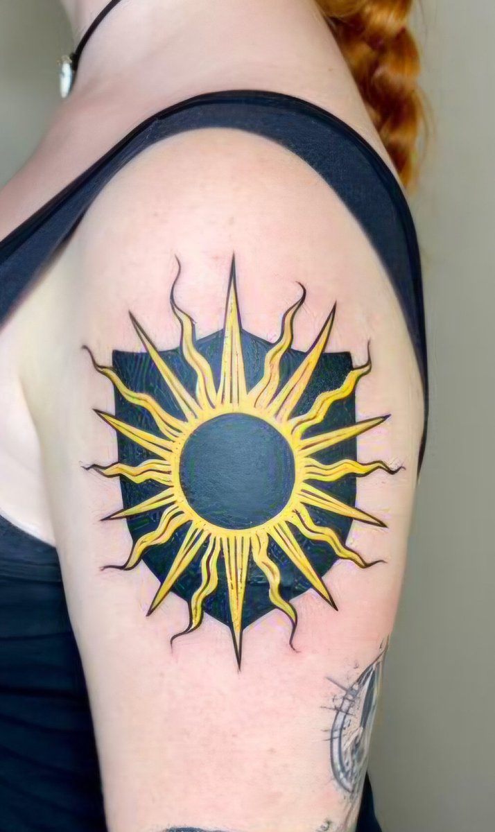 IcaChesshire's tweet image. It&apos;s #evilgangfriday and I want you to show me your gaming tattoos! Or your tattoos in general! I cannot get enough of them! Also, TIL that trying to take a pic of your tats on your own absolutely sucks ass 😅
1. KCD inspired sun
2. Outerwilds
3. Eye of RA 
4. My newest cat 💛