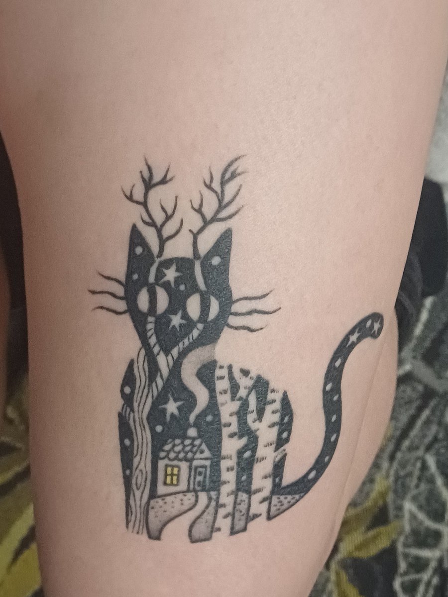 IcaChesshire's tweet image. It&apos;s #evilgangfriday and I want you to show me your gaming tattoos! Or your tattoos in general! I cannot get enough of them! Also, TIL that trying to take a pic of your tats on your own absolutely sucks ass 😅
1. KCD inspired sun
2. Outerwilds
3. Eye of RA 
4. My newest cat 💛