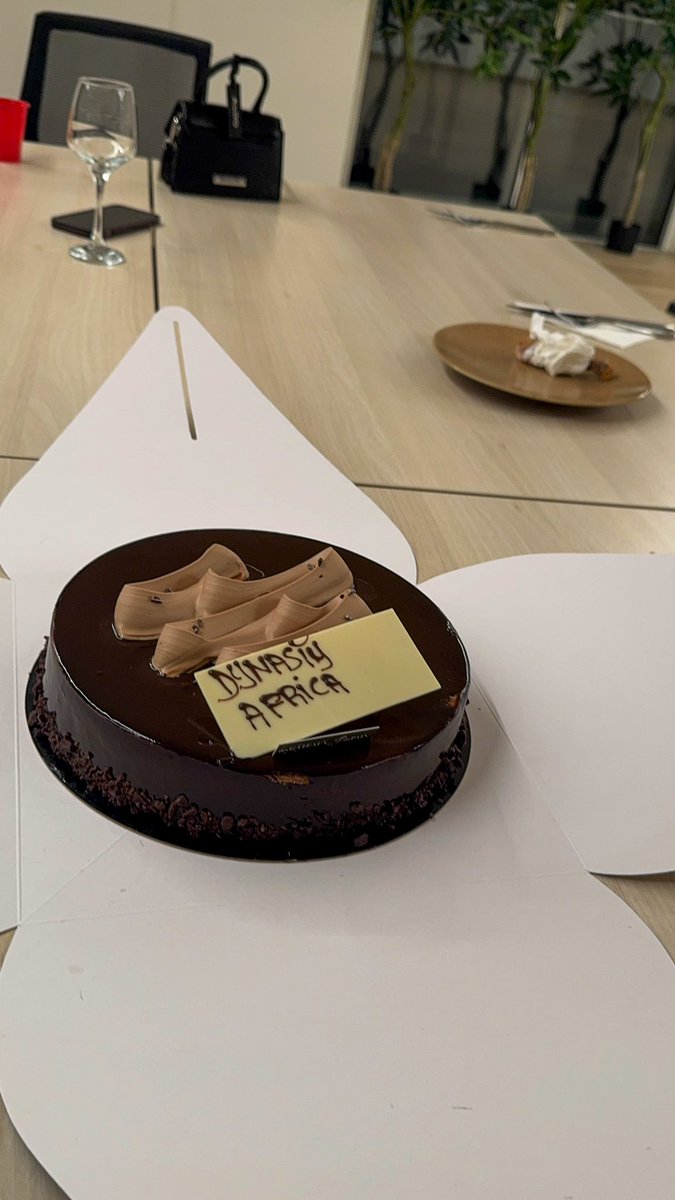 dayoadedejii's tweet image. Our launch in Côte d&apos;Ivoire was all smiles, joy, and amazing people! 🇨🇮🤍

Had a blast with our local team, partners, and some amazing influencers in Abidjan.

Cheers to fostering collaborative Power in Francophone Africa 🥂