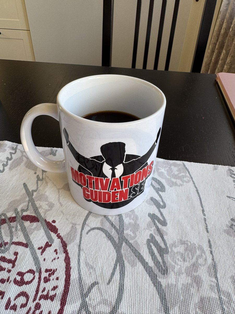 mr_engstrom's tweet image. God förmiddag alla fantastiska människor! Fredag igen. Var det inte nyss fredag? Tiden går onekligen fort. Lite väl fort. Önskar DIG en fantastisk helg med mycket framgång &amp;amp; vänlighet!