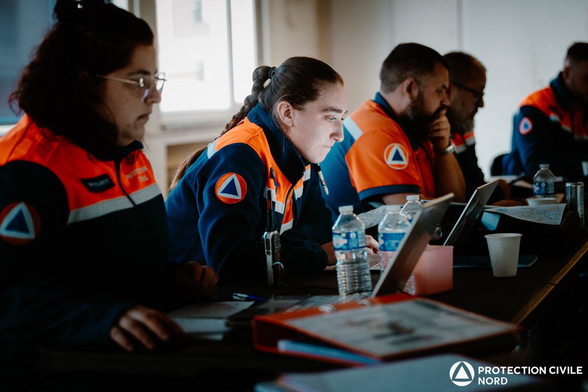 🚨 Formation OPC
Les 10 stagiaires ont vécu une immersion totale au cœur du Poste de Commandement déployé pour l’exercice : organisation du PC, relais mobile, transmissions, ARGOS, analyse en temps réel et mises en situation 
Une formation clé pour préparer nos équipes.