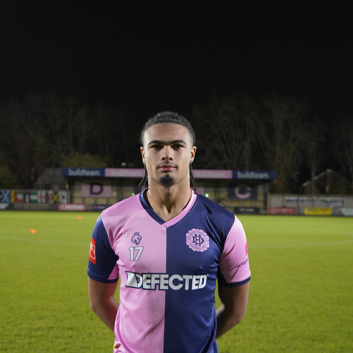 Meet new signing Ruben Bartlett-Antwi 

The striker signs on dual registration from Slough Town and made his debut on Tuesday night. 

Find out more ⬇️ 

dulwichhamletfc.co.uk/mens-team-news…