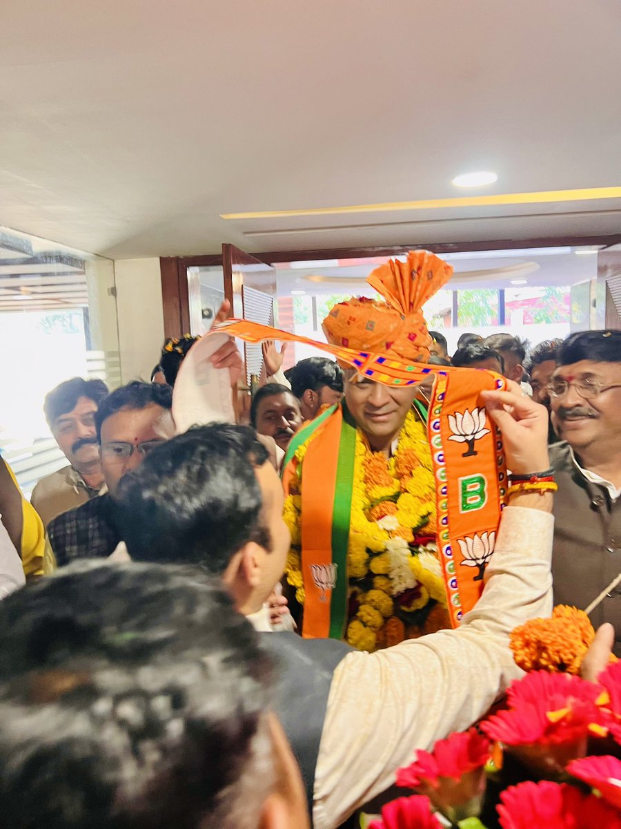 patelranjeet13's tweet image. आज संस्कारधानी जबलपुर में प्रवास पर पधारे भाजपा प्रदेश महामंत्री एवं जबलपुर संभाग प्रभारी अग्रज श्री @RahulKothariBJP जी का भाजपा कार्यालय में आत्मीय अभिनंदन कर सौजन्य भेंट की।
@BJP4MP