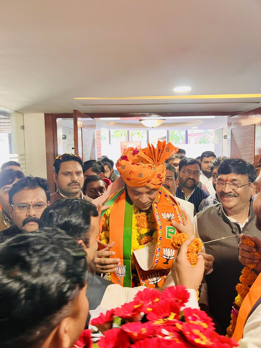 patelranjeet13's tweet image. आज संस्कारधानी जबलपुर में प्रवास पर पधारे भाजपा प्रदेश महामंत्री एवं जबलपुर संभाग प्रभारी अग्रज श्री @RahulKothariBJP जी का भाजपा कार्यालय में आत्मीय अभिनंदन कर सौजन्य भेंट की।
@BJP4MP