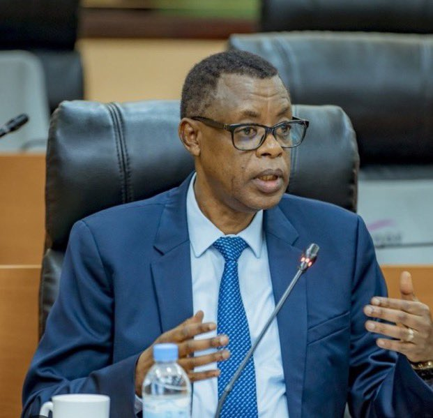 DeepSearchBdi's tweet photo. James Kabarebe ou le boucher des Congolais de depuis 1996 se trouverait  entre le marteau et l'encline. 

La mort lui sourit. 

Il va rejoindre le diable dans l'enfer de feu! https://t.co/ms9xWjZH8F