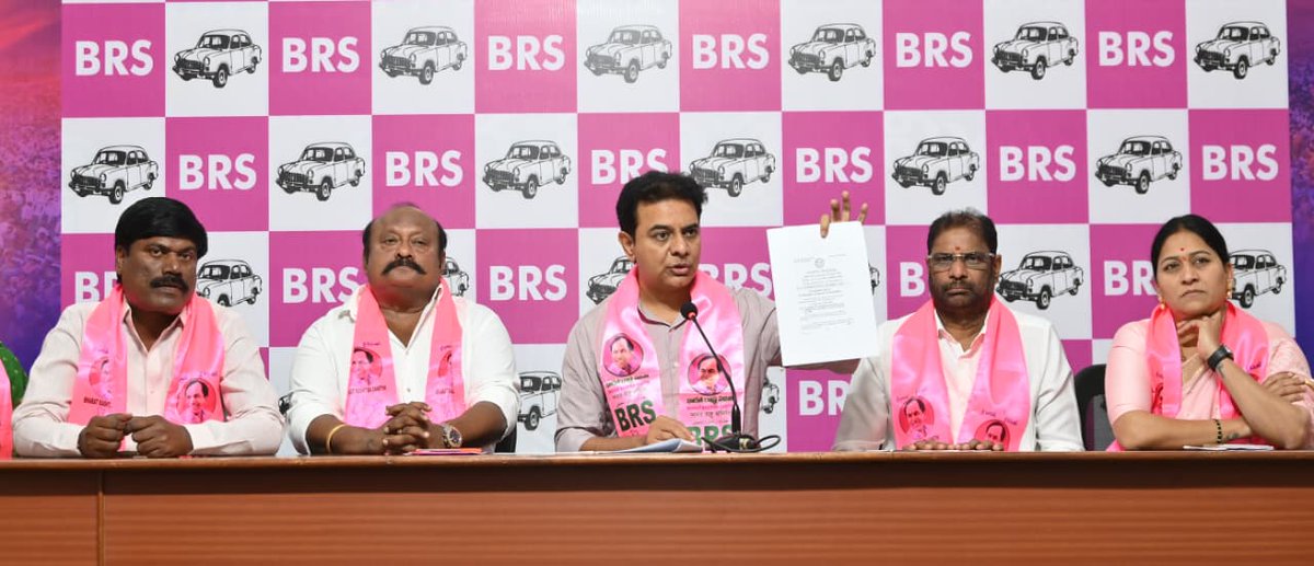 BRSparty's tweet image. 💥 5 లక్షల కోట్ల భూ కుంభకోణానికి తెరలేపిన రేవంత్ రెడ్డి

💥 హెచ్‌ఐఎల్‌టీపీ విధానం పేరిట దేశ చరిత్రలోనే అతిపెద్ద స్కామ్‌కు కుట్ర చేస్తున్న రేవంత్ రెడ్డి

💥 ఇది పాలసీ కాదు.. రూ. 5 లక్షల కోట్ల స్కామ్

💥 లక్షల కోట్ల విలువైన భూమిని అప్పనంగా ప్రైవేట్ వ్యక్తులకు అప్పచెబుతున్నడు

💥…