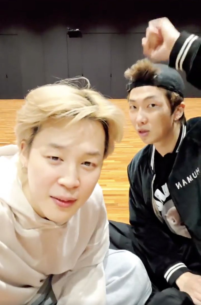 ryuminating's tweet image. 🐨 *tugs at hair coming out of his cap*
🐨 If you water me, it&apos;ll keep growing everyday.