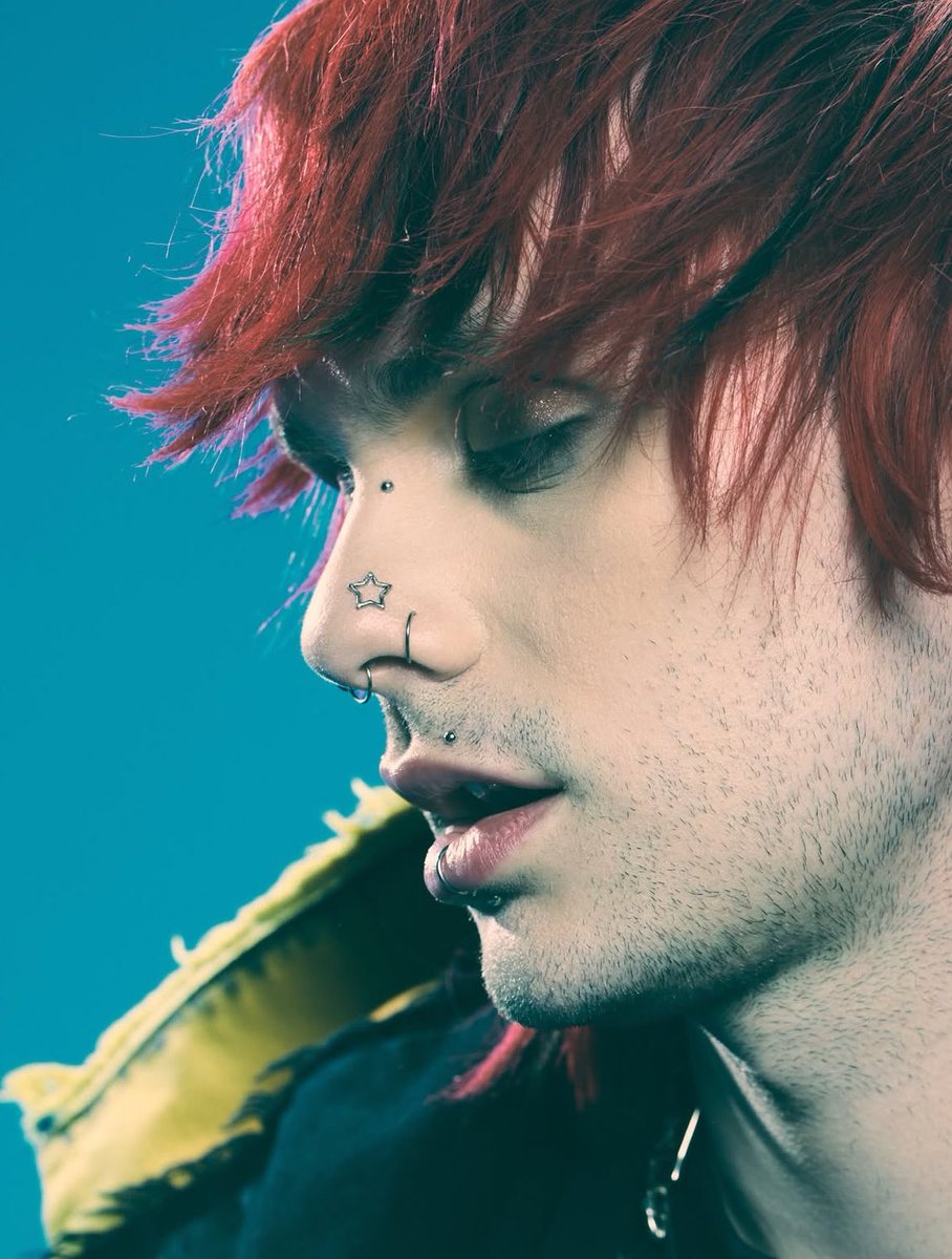 mgcsmilebot's tweet image. michael’s side is so perfect