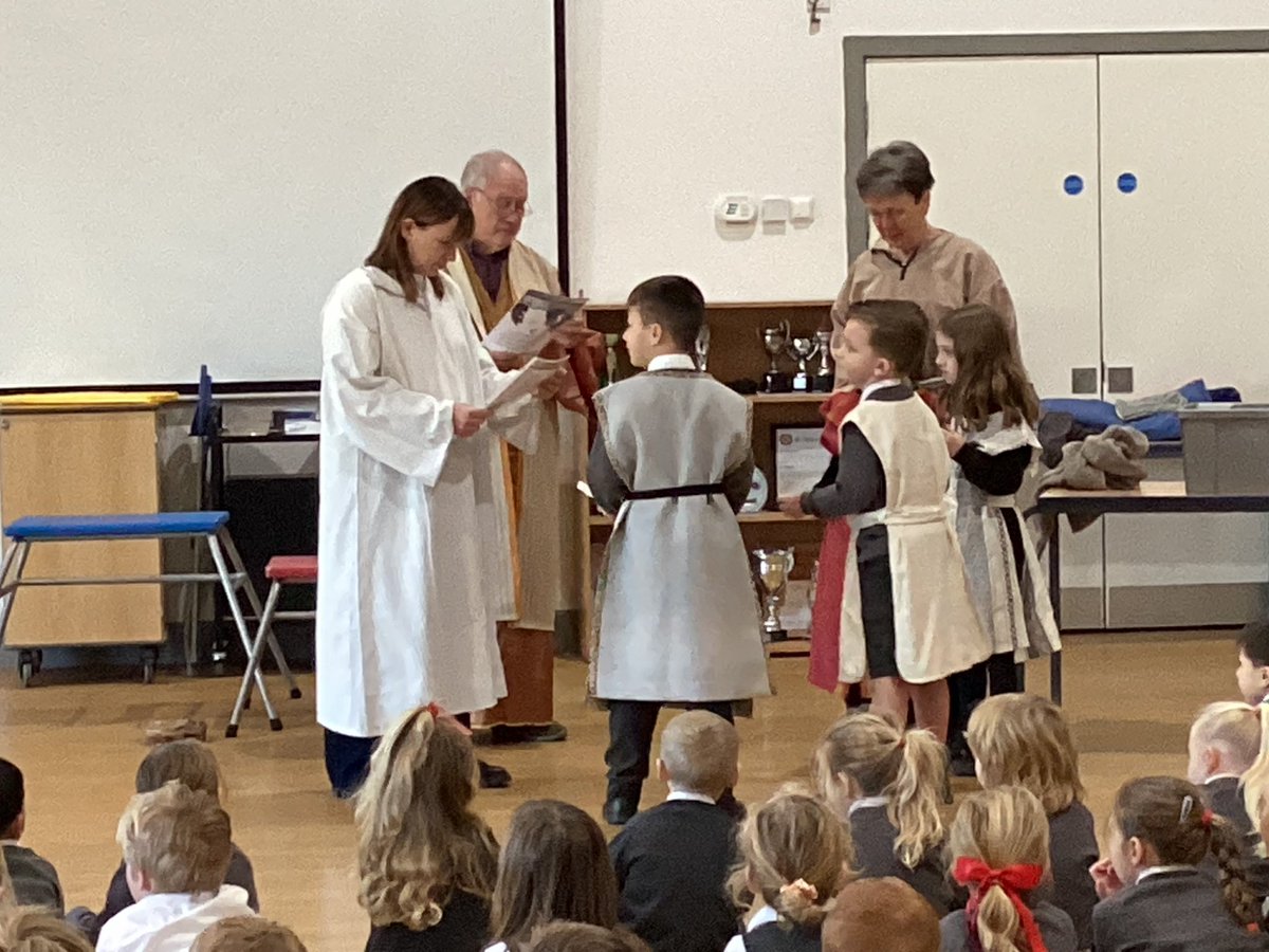 MapleTree_GSP's tweet image. We’ve had another Bible story re-enacted for us by our friends at St Mary’s church in our Open the Book assembly. 
💒📖✝️
#greatsankeyre