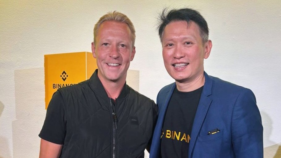 travalacom's tweet photo. Live from the @binance Sydney Super Meetup!🇦🇺

Our CMO @Samw9999 is on the ground connecting with the team

Awesome to hear insights from Binance CEO @_RichardTeng &amp; meet their new ambassador, Olympic surfer @JackRobinson215 🏄‍♂️

Big thanks to @Binance_AUS for the awesome event!🤝 https://t.co/gMqB2PnKgP