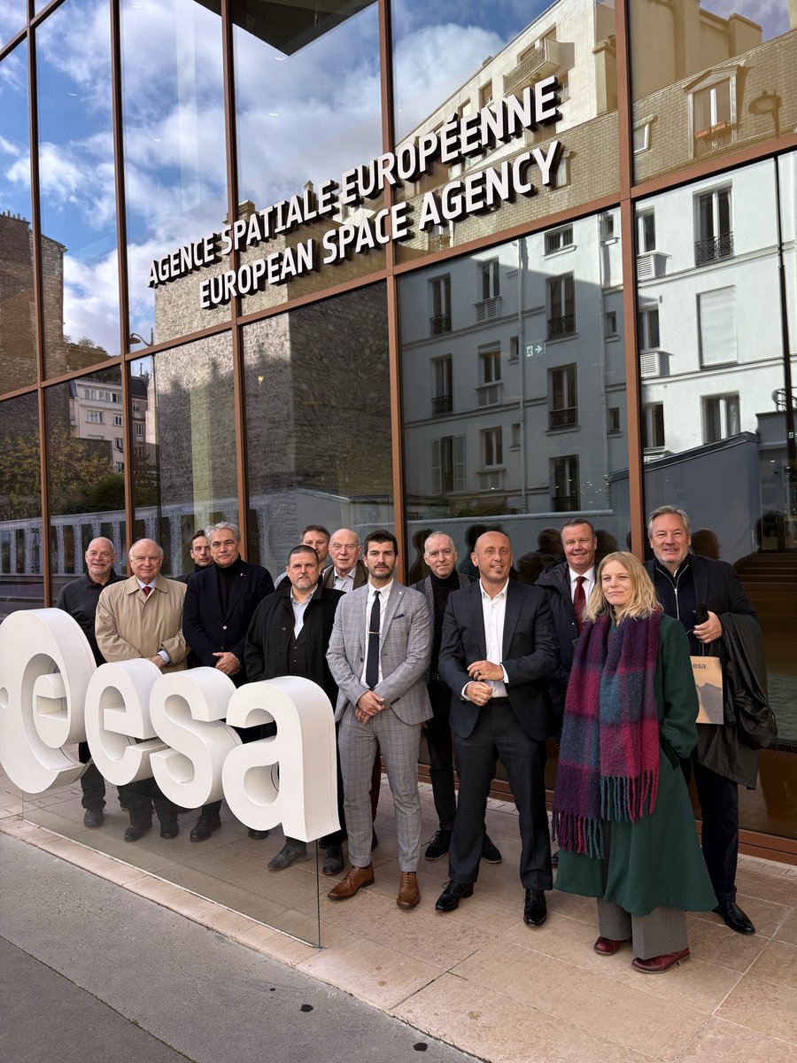 JeanTrullemans's tweet image. A valuable exchange on #Security, #Resilience and the challenges facing critical infrastructures. Thanks to the ECSA team for the insightful discussions.
Building stronger cooperation is essential as space becomes increasingly strategic.