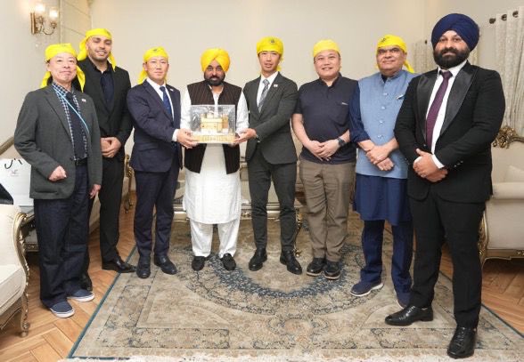 मान सरकार के नेतृत्व में पंजाब में निवेश का आना लगातार ज़ारी..🏭

CM <a href="/BhagwantMann/">Bhagwant Mann</a> जी ने जापान की बहुराष्ट्रीय कंपनी Global Network Japan (GNJ) के प्रतिनिधियों से मुलाकात की.

👉 कंपनी पंजाब में लगभग ₹1,500 करोड़ का निवेश कर ऊर्जा और इंफ्रास्ट्रक्चर में बड़ा प्रोजेक्ट शुरू करने