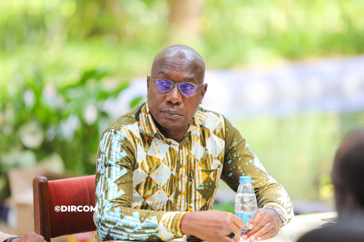 UCAD_Senegal's tweet image. #INITIATIVE

Bonne nouvelle pour l’environnement ! 🌿

Le Département de Biologie Végétale de l’UCAD et le Centre d’Éducation et de Formation Environnementale #CEFE du Ministère de l’Environnement et de la Transition Écologique #METE ont signé une convention de partenariat