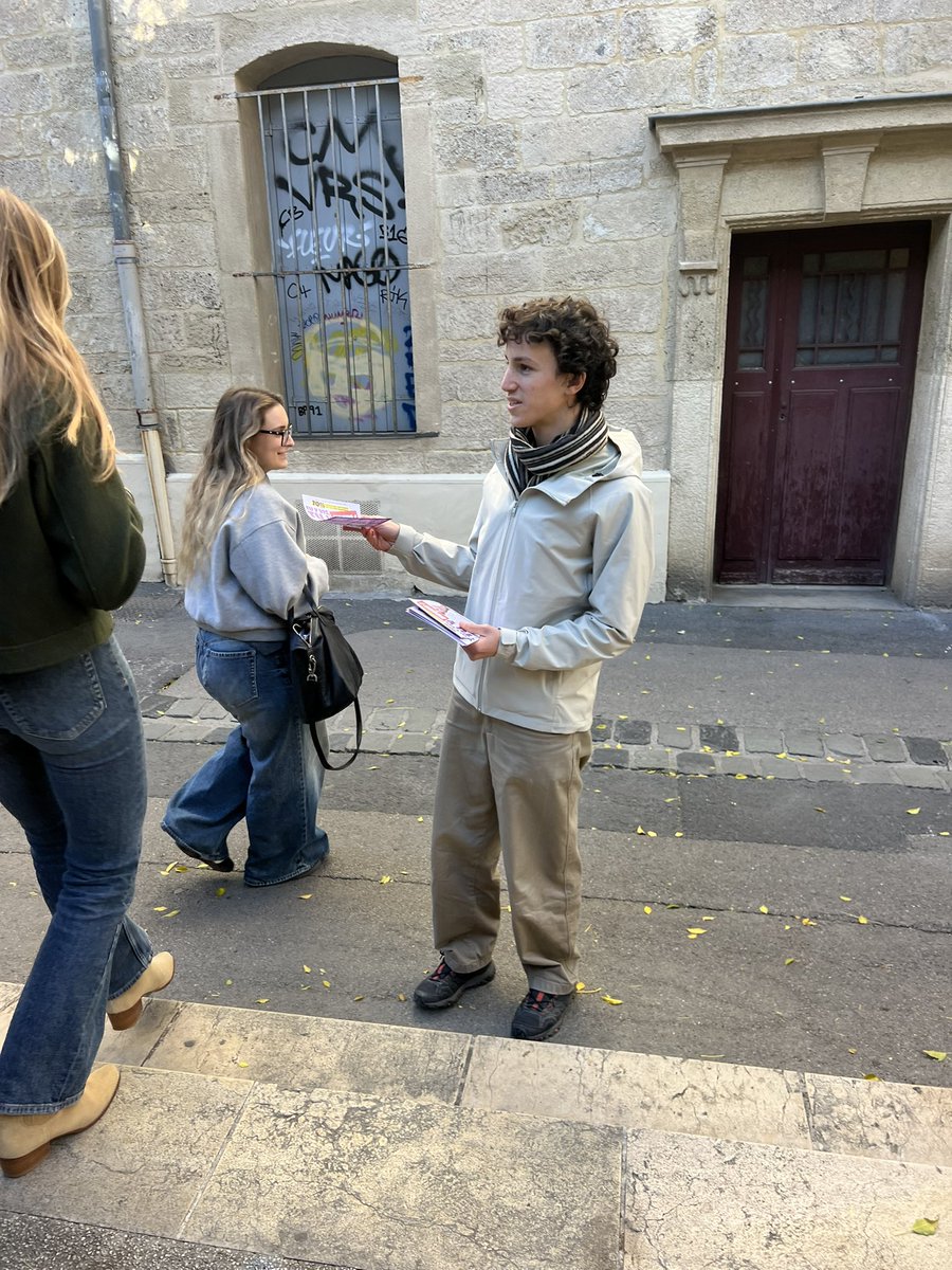 ✊⚖️ Devant la fac de droit pour notre campagne d'inscription sur les listes électorales ! 

Trop d'étudiants•es vivent à Montpellier sans y voter, mais nous avons notre mot à dire dans ces élections municipales !

Inscrivez-vous : jevoteilsdegagent.fr (ça prend 5 min)