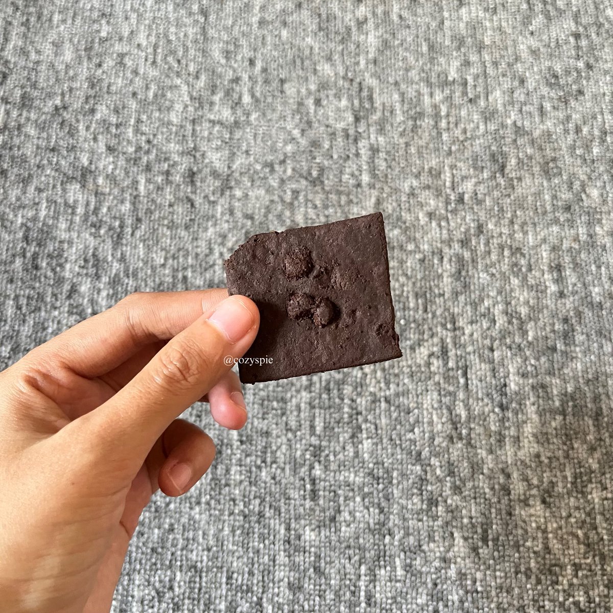 cozyspie's tweet photo. FINALLY FOUND… another crispy brownies with more filling and the same great taste👌🏻💯 https://t.co/RRYZJA48IT