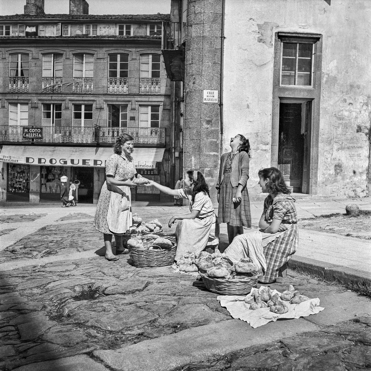 navoltadafolla's tweet photo. #venres
Santiago de Compostela
Foto: Nicolas Muller / @CidadedaCultura  @Afundacion_org https://t.co/6EpjRiuANE