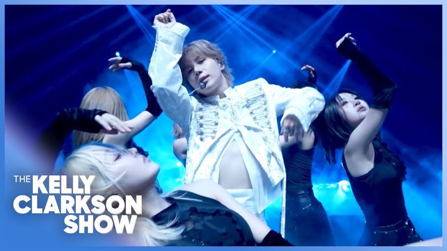 iheartshinee_'s tweet photo. Taemin on The Kelly Clarkson Show performing ‘Veil’ will premier on 22 nov 8:30AM KST. 

https://t.co/uW1cmJq9Vu

#TAEMIN #태민 https://t.co/s6KVrNJM3d