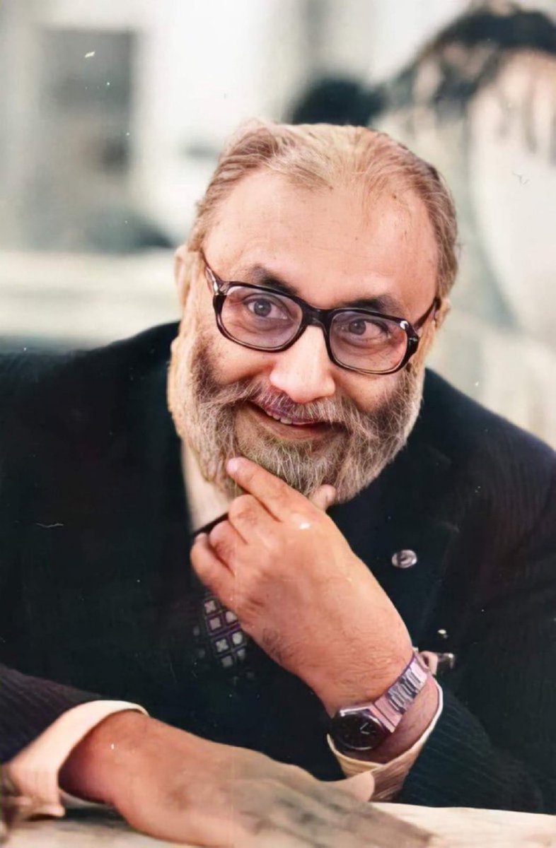 SadiaTheSadia's tweet image. 36 universities in 23 countries awarded honorary doctorates.

He was honored with over 20 International medals.
He was offered British &amp;amp; Italian citizenship but he refused and preferred to keep his Pakistani citizenship.

He was Dr Abdus Salam!
Remember his Name! 
#AbdusSalam