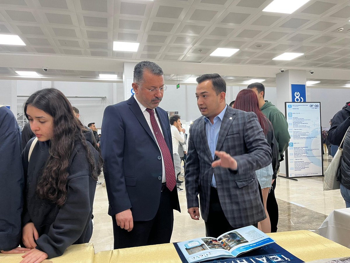 Bartın Üniversitemizin 8.Uluslararası AR-GE Pazarı, İcathane Standımızı Karabük Üniversitesi Rektörümüz Prof.Dr. Fatih Kırışık Hocamız ziyaret etti. 

Gençlerimizin yoğun ilgisini çeken standımız sizleri bekliyor...
#TÜGVA #İcathane