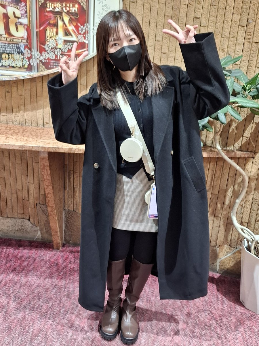 ヴヴヴ2を初打ち( ´∀｀ )b

超革命にも入れれたし

引き戻しもあったり

でもヒキが死んでて…

イマイチやれなかった((T_T))

今日はヒキ負け…