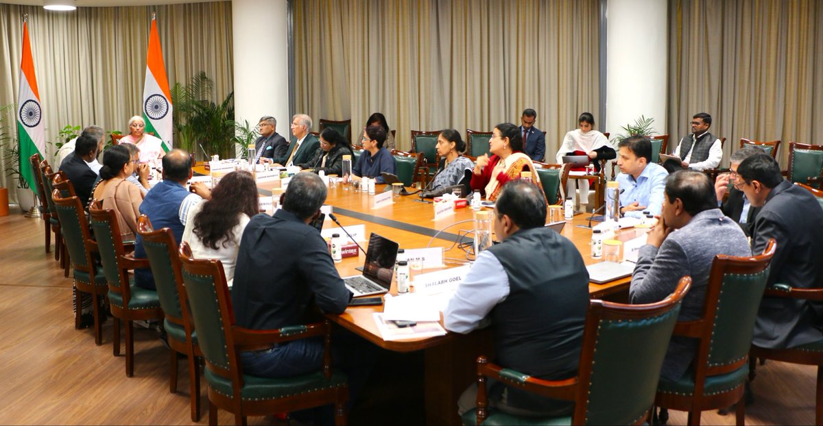 FinMinIndia's tweet image. Union Minister for Finance &amp;amp; Corporate Affairs Smt. @nsitharaman chairs the 12th Pre-Budget Consultation with the experts and stakeholders from the #Urbanisation sector in connection with the forthcoming Union Budget 2026-27, in New Delhi, today. 

The meeting was also attended…
