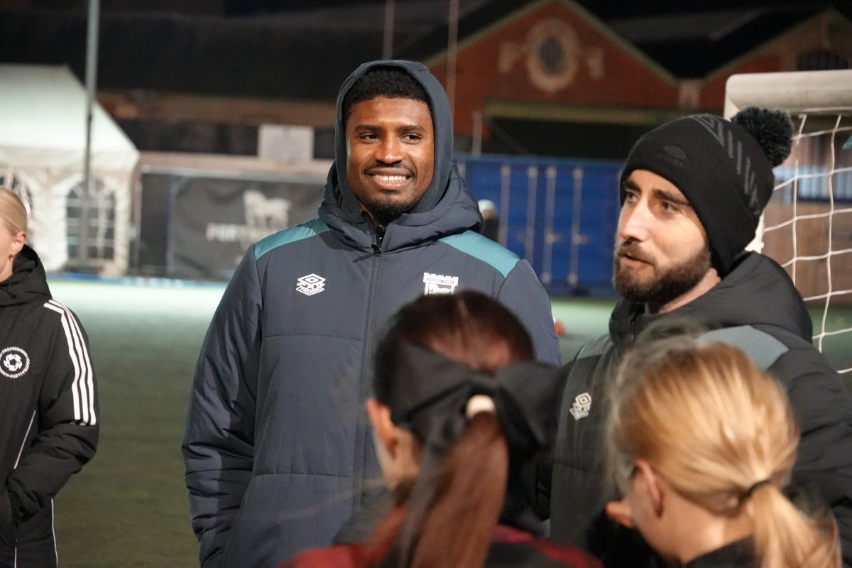 ITFCFoundation's tweet image. 💫 A visit from Ben Johnson at our Women&apos;s Walking Football and Girls Only U13-U16 PDC at Portman Road on Thursday evening.

Great to have you with us, Johnno!💙