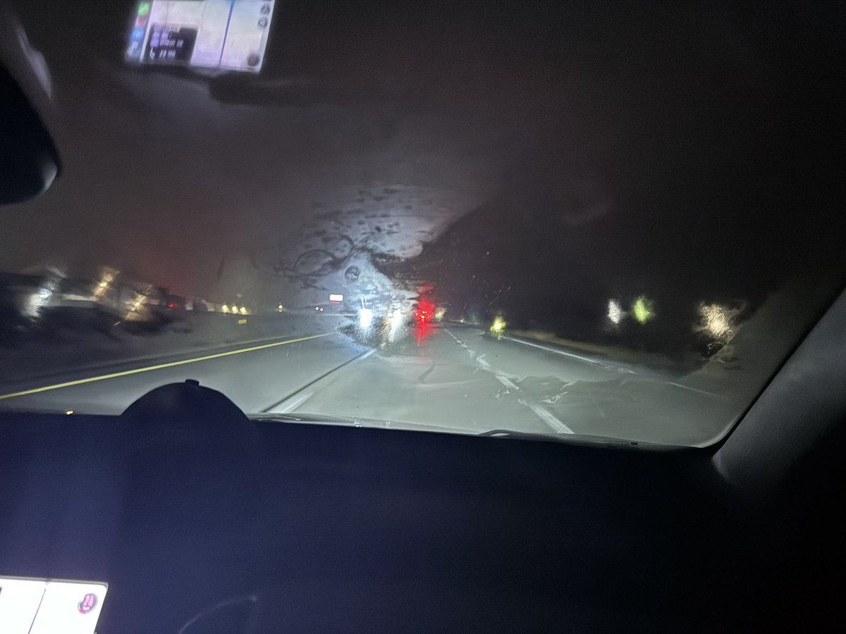 craigspring11's tweet photo. @Armor_All you might want to look into your streak free glass wipes. WTH is this, my windows are worse, lookin like I cleaned them with Vaseline. https://t.co/Gd7v7DwCM4