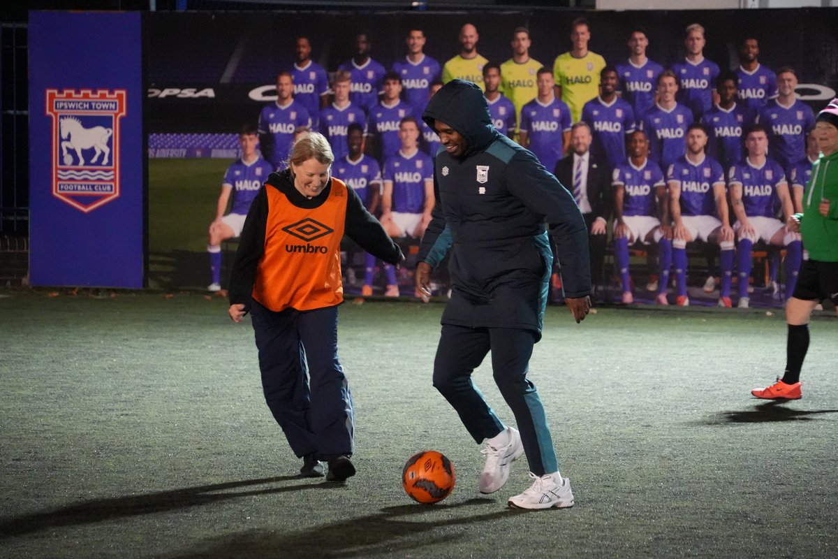 ITFCFoundation's tweet image. 💫 A visit from Ben Johnson at our Women&apos;s Walking Football and Girls Only U13-U16 PDC at Portman Road on Thursday evening.

Great to have you with us, Johnno!💙