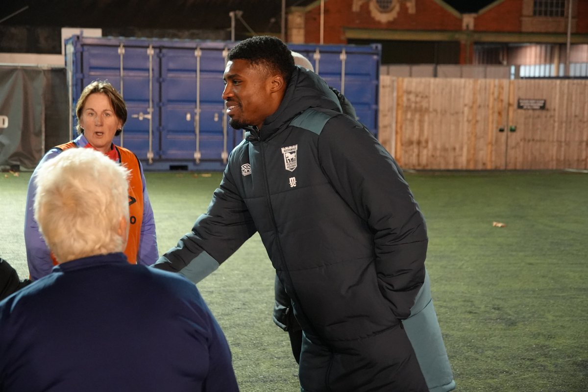 ITFCFoundation's tweet image. 💫 A visit from Ben Johnson at our Women&apos;s Walking Football and Girls Only U13-U16 PDC at Portman Road on Thursday evening.

Great to have you with us, Johnno!💙