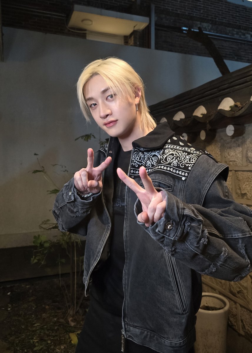 Stray_Kids's tweet image. [SKZ-BEHIND📸] 

별과 밤공기, 그리고 스몰톡💝

☁️ youtu.be/H7eQkCe-bjk

#StrayKids #스트레이키즈
#방찬 #BangChan
#DO_IT
#SKZ_IT_TAPE
#Do_It
#신선놀음 #DIVINE
#존박의스몰톡
#StrayKidsComeback
#YouMakeStrayKidsStay