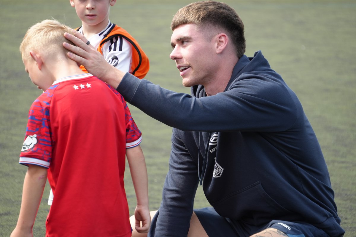 ITFCFoundation's tweet image. 🤝It&apos;s been a pleasure so far.

Congrats on the new contract, Leif!💙