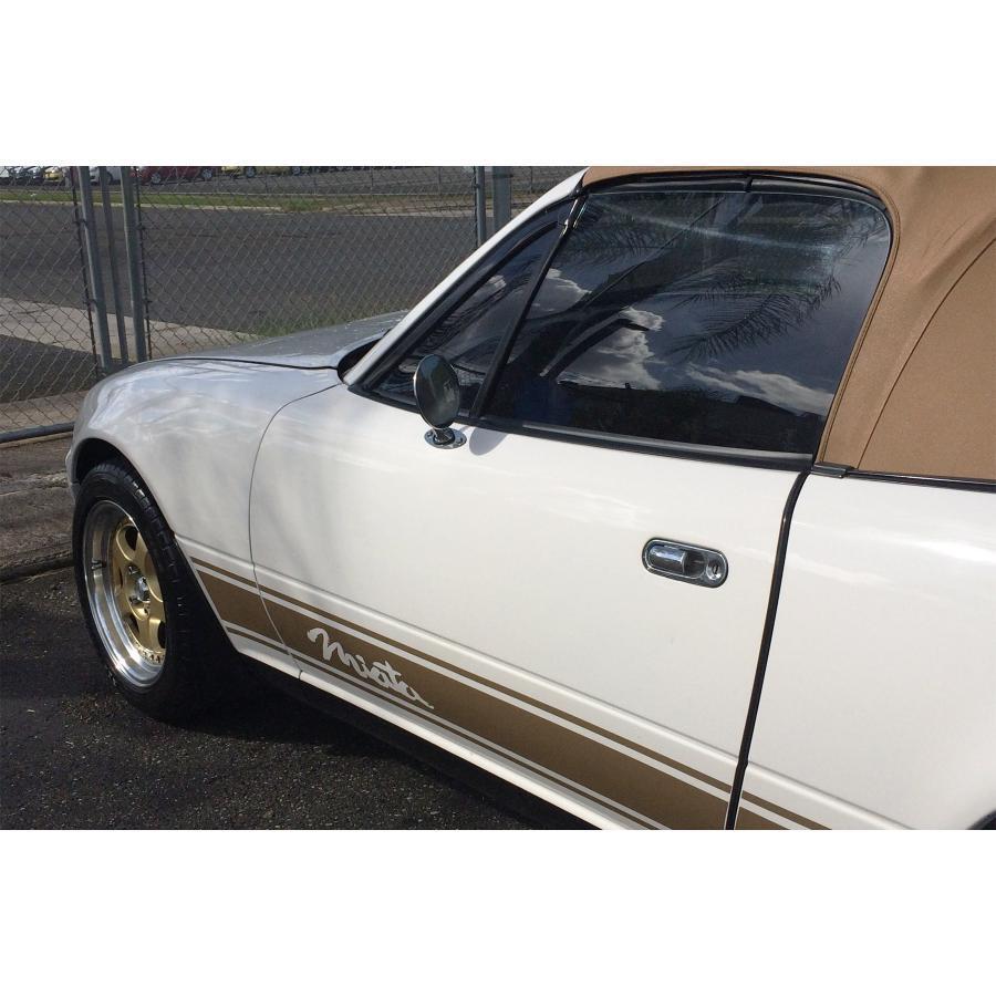 plot_p4's tweet image. 品番：JP-1020
品名：サイドミラー クラシックスタイル

小さな円の世界は、
街灯の滲む夜をやわらかく映し、
ただそこに在るだけで、
風景までも
どこか遠い詩の色に染めてしまいそう。

#Mazda #Eunos #Roadster #Miata #mx5 #jassperformance #マツダ #ユーノス #ロードスター #ミアータ…