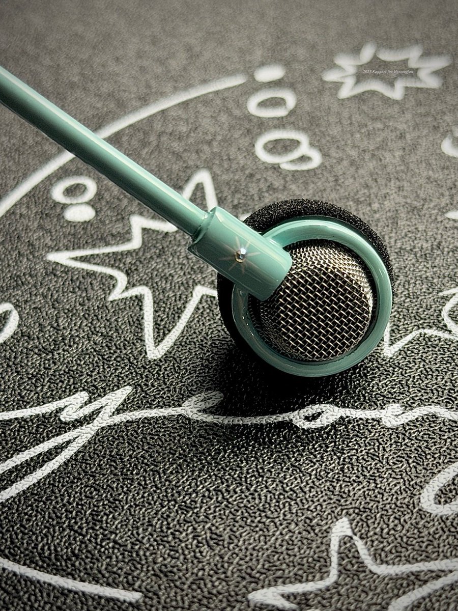 𝖢𝖴𝖲𝖳𝖮𝖬 𝖤𝖠𝖱𝖬𝖨𝖢 𝖿𝗈𝗋 𝖧𝖸𝖤𝖮𝖭𝖦𝖩𝖴𝖭 🎤

형준이의 24번째 생일을 축하하며 
형준이가 직접 고른 디자인과 색으로 완성한 
커스텀 이어마이크를 전달했습니다. 

무대 위에서 누구보다 빛나는 형준이의 
모든 순간을 응원할게 ✩ ✩彡

#형준 #HYEONGJUN #크래비티 #CRAVITY