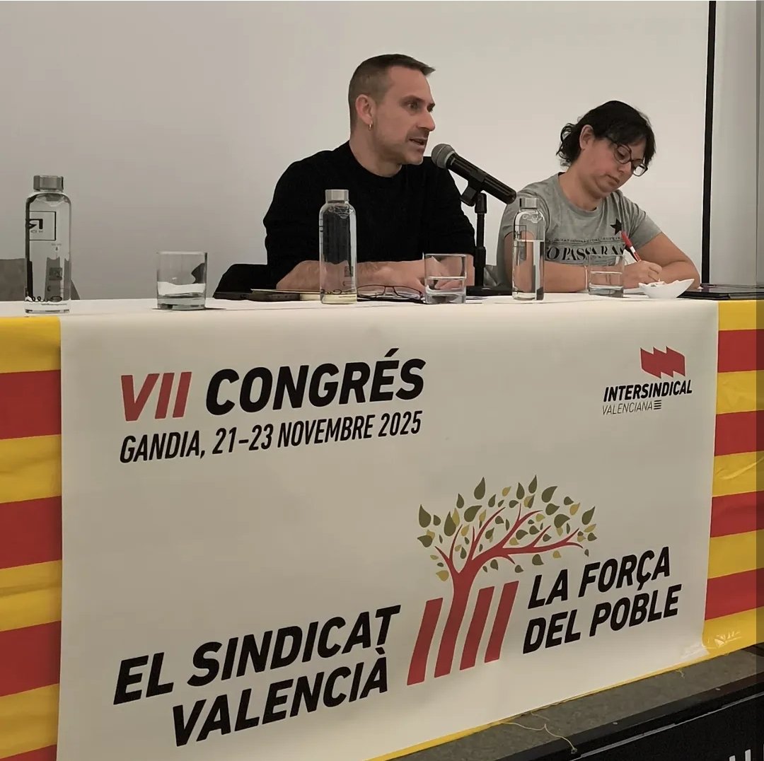 IntersindicalV's tweet photo. Comença la Conferència Internacional amb la ponència plenària de Miquel Ramos 'El sindicalisme antifeixista per combatre l’auge de l’extrema dreta'.

#ElSindicatValencià

#LaForçaDelPoble

#IntersindicalValenciana

#VIIcongrés

@Miquel_R https://t.co/OFiUY7PmWQ