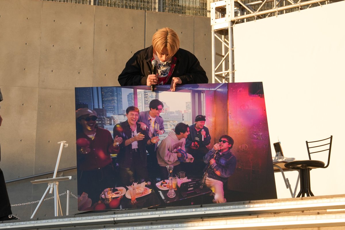 oricon's tweet photo. GENERATIONS、13周年記念生配信📡

白濱亜嵐、10年ぶり写真集は
「一生残るものに」 
次の10年後の刊行は「ない」
https://t.co/Q08BOaIqEM

佐野玲於、13年の速さ実感
「奇跡的に生きてます」 
小森隼は過去の自分を謝罪
https://t.co/Dha5F3gefj

#GENERATIONS 
#GENE_13thAnniversary https://t.co/qQHRCnW7xF