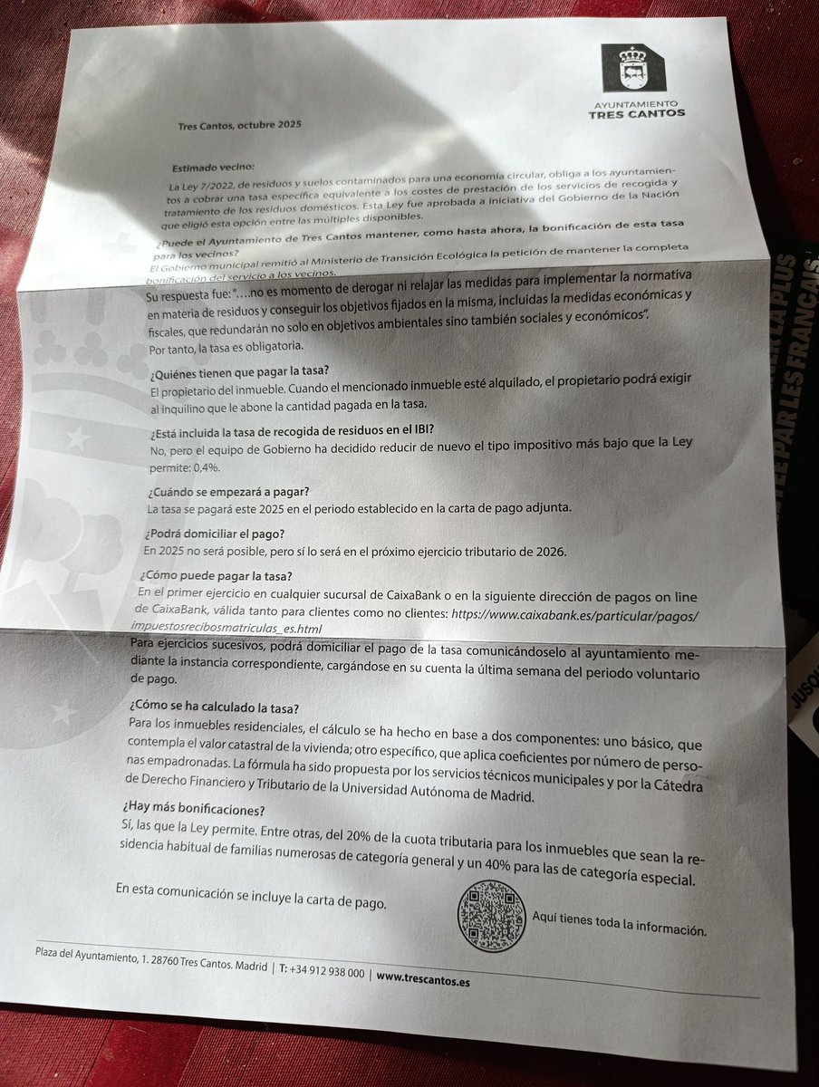 pcarro76's tweet photo. #TresCantos
Bajo al buzón y me encuentro el comunicado del @ayto3cantos sobre la tasa de basuras, algo ya incluido en el IBI que pagamos todos los años...
Salgo a la calle y veo eso

Nos toman por idiotas?

Afirmativo... Con un 56% de votos tendremos Biogás y mierda en la calle https://t.co/NTipeHg6Ux