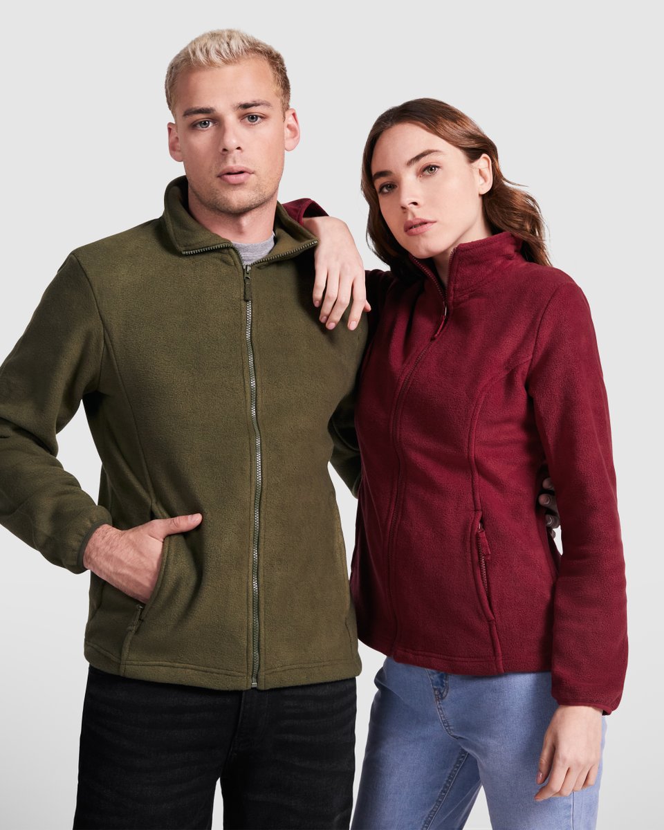 ❄️ ¡Ha llegado el frío, así que es hora de personalizar ropa de invierno! ❄️

Estos polares Roly Artic son de los que más se venden en Teefactory:

✔️ Están disponibles para hombre, mujer y niño
✔️ Desde solo 8.69€
✔️ Gama de originales colores

-> teefactory.es/producto/polar…