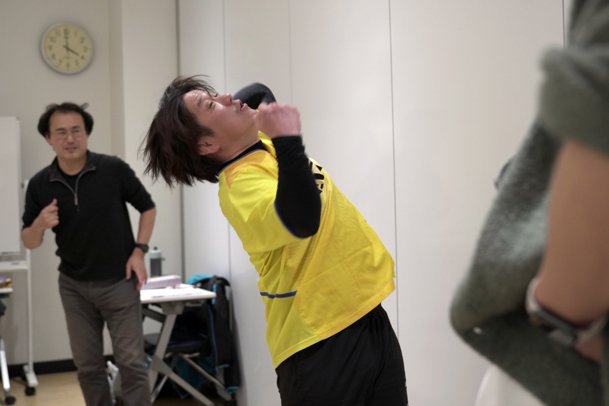 pancakenokai's tweet image. パンケーキの会『エーリヒ・ケストナー～消された名前～』
先日の勉強会では実際に身体を動かす時間もありました。
稽古に入る前に座組のチームワークが一気に深まる楽しい時間となりました

🎫発売は11月29日～
お得なセット券は現在先行発売中！
docs.google.com/forms/d/e/1FAI…

#ある夜をめぐって