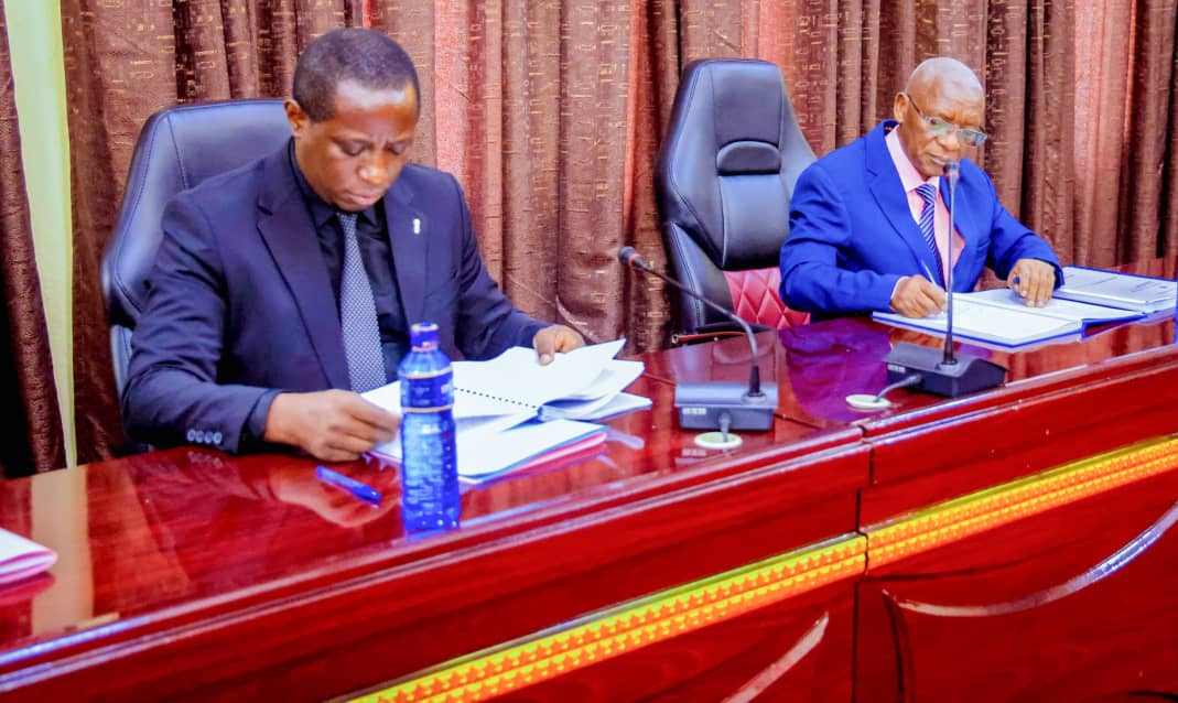 Sous l'égide du chef de l'État et magistrat suprême <a href="/GeneralNeva/">SE Evariste Ndayishimiye</a>, une réunion extraordinaire du conseil supérieur de la magistrature se tient ce vendredi 21 novembre 2025 au palais de Gitega pour analyser les défis auxquels fait face le secteur de la justice et comment y remédier