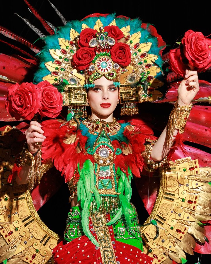 🏆🇲🇽Miss Univers porte le costume national  avec des motifs mayas et aztèques