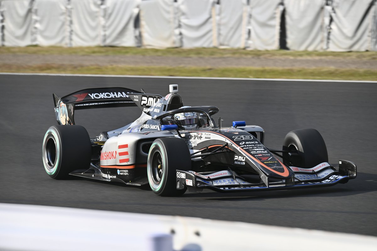 T_M_ROCK's tweet photo. 2025 11.21 フリー走行
瑶子女王杯 2025年 全日本スーパーフォーミュラ選手権
第10戦・第11戦・第12戦
第24回JAF鈴鹿グランプリ
SANKI VERTEX PARTNERS CERUMO・INGING
39 大湯都史樹選手
#SFormula #鈴鹿サーキット #JAFGP鈴鹿
#三基商会 #VERTEXPARTNERS #CERUMO #INGING #大湯都史樹 https://t.co/g9r06t7QHp