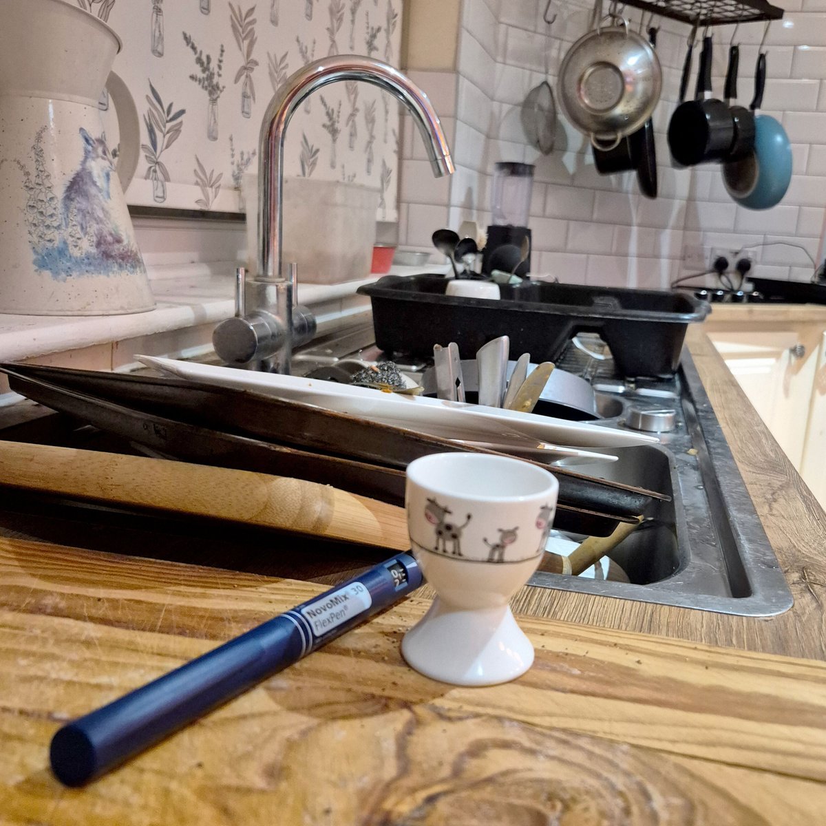 #Noticias. <a href="/PantomimeHorse5/">Pantomime Horses</a>  estrenan "Everyone's a Ghost" como nuevo single

j-musind.blogspot.com/2025/11/pantom…