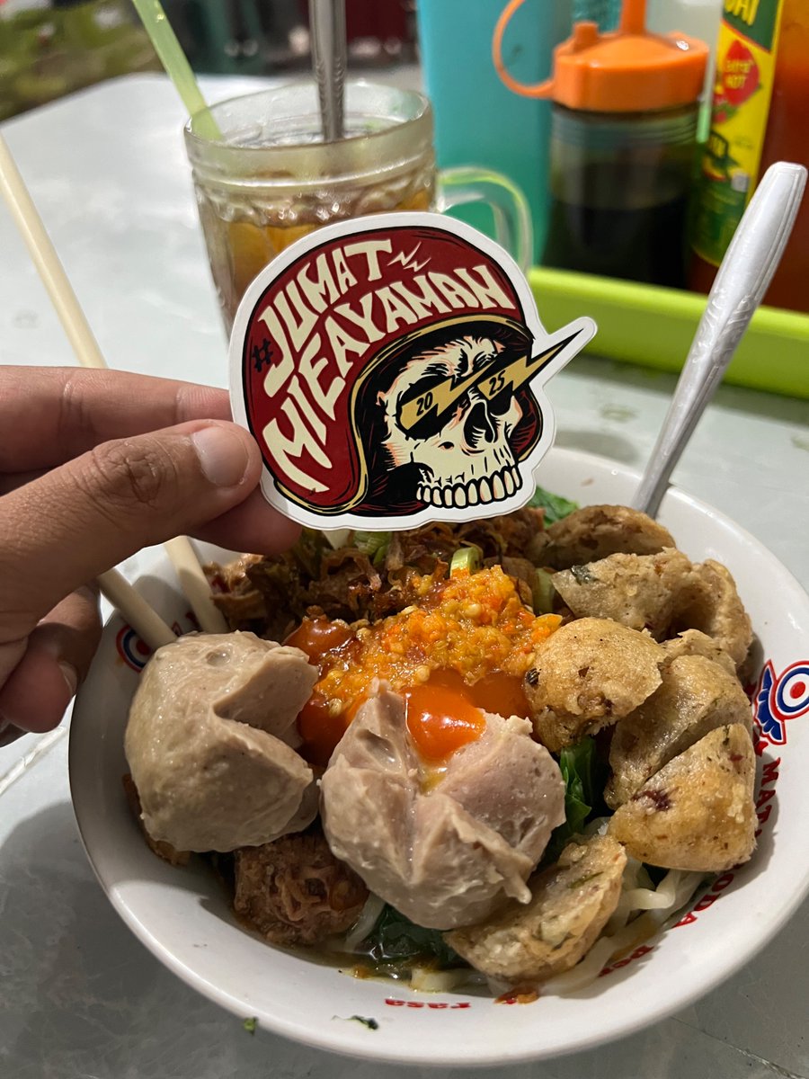 #JumatMieayaman bergegas mencari tombo ati yaitu mie ayam mumpung cocok ro hawane. Berada di Cupuwatu Kalasan bernama Warung Bakso Sido Khasil ini bisa mie ayamnya kaldunya enak dan bisa request pake bakso goreng naknuk gas langsung bolo!

maps.app.goo.gl/UXB5kKbKMxfiMT…

<a href="/InfoMieAyamYK/">#kamisukamie 🍉🍉✊🏼</a>