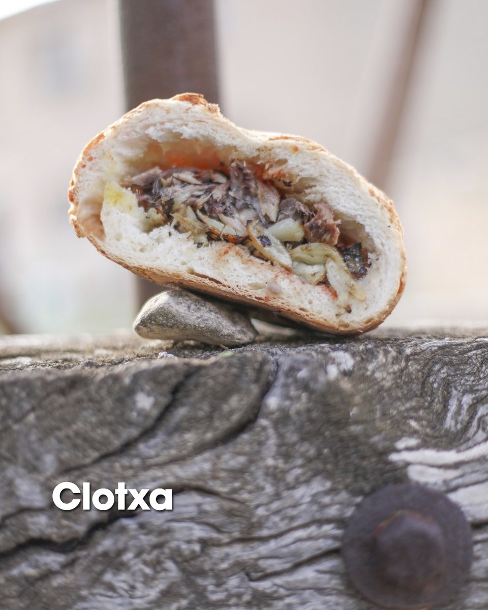 terresebretur's tweet photo. 😍 La diversitat de paisatges de les #TerresdelEbre, entre el riu Ebre, les muntanyes dels Ports i el Delta, fan que la gastronomia sigui d'allò més rica i variada. 

😋 Us proposem, 4⃣ plats o productes, que heu de tastar durant la vostra visita!

#gastronomia @SomGastronomia https://t.co/IyWuQjT7v2