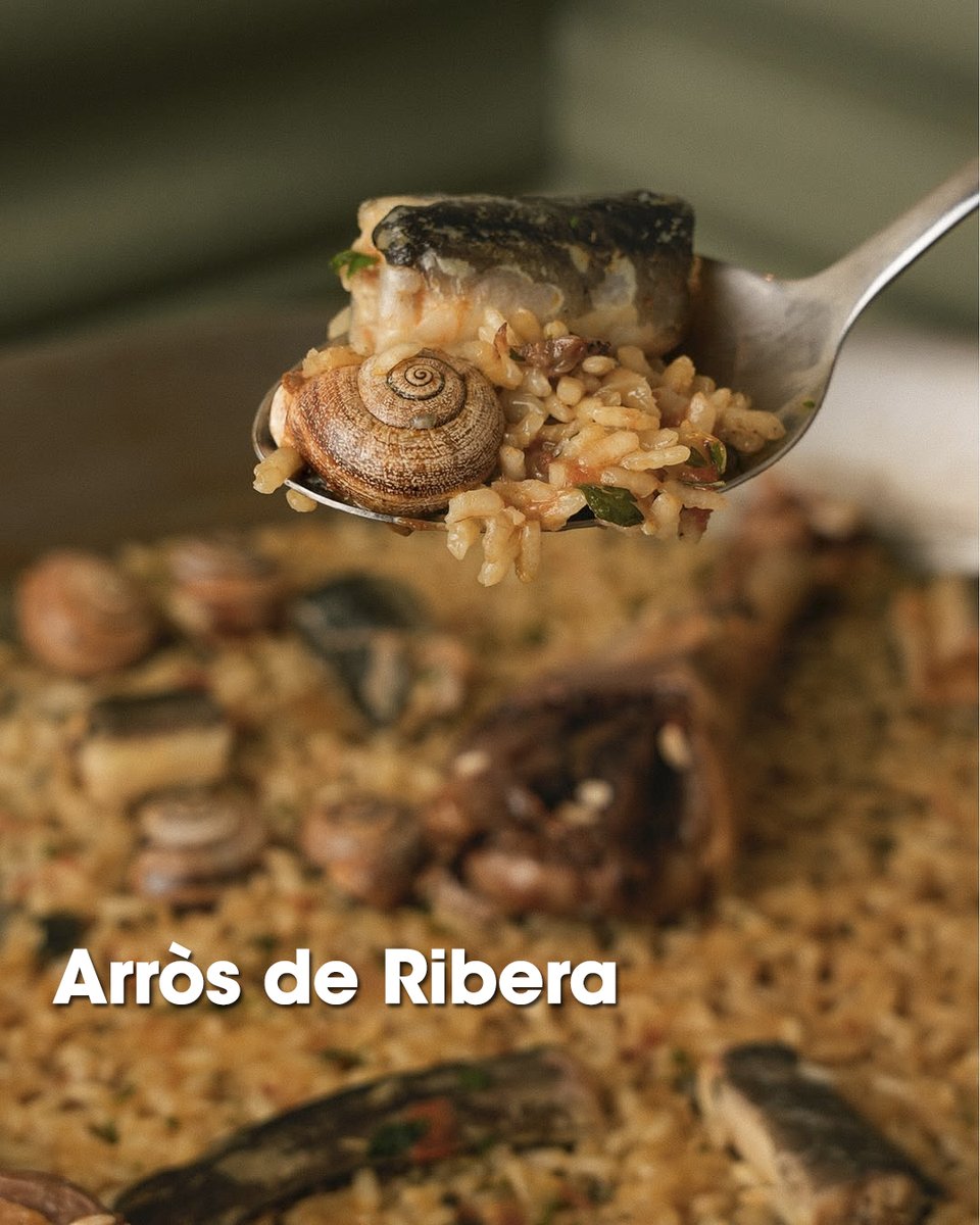 terresebretur's tweet photo. 😍 La diversitat de paisatges de les #TerresdelEbre, entre el riu Ebre, les muntanyes dels Ports i el Delta, fan que la gastronomia sigui d'allò més rica i variada. 

😋 Us proposem, 4⃣ plats o productes, que heu de tastar durant la vostra visita!

#gastronomia @SomGastronomia https://t.co/IyWuQjT7v2