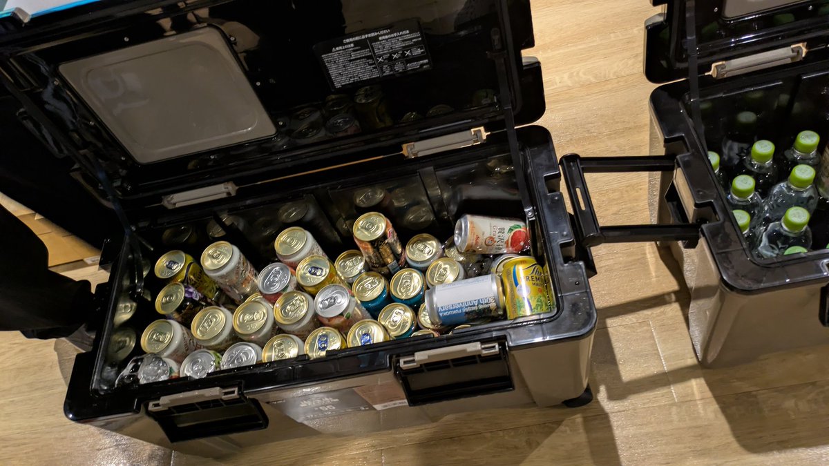 takanory's tweet image. そろそろはじまる。なんと！ビールを飲みながらトークが聞ける！！ #pythonfukuoka