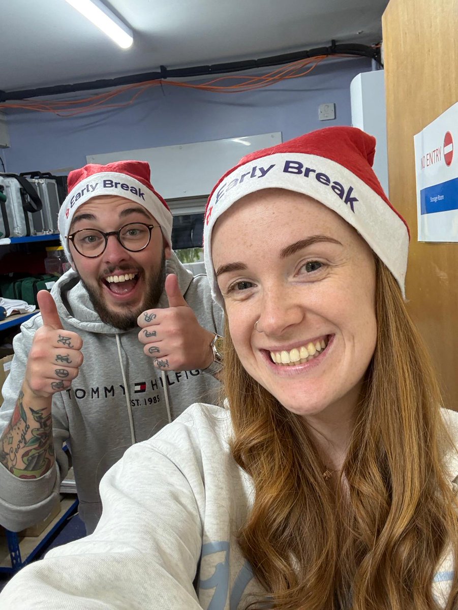 EarlyBreakUK's tweet image. 🎄✨ Team Rochdale had a fantastic day yesterday getting into the festive spirit! We decorated our office tree and created some amazing new displays that truly brighten up our workspace. 🎉🌟 

#TeamRochdale #FestiveSpirit #EarlyBreak #Teamwork