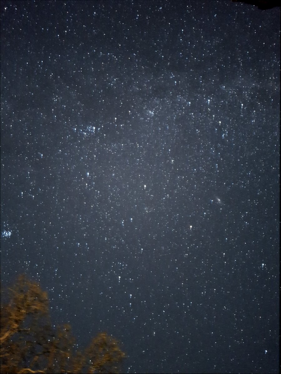 neilogle's tweet image. Need advanced lessons in #deepskystacker and #Photoshop but what do you want for 5 images on the phone and 5 minutes on the laptop #astrophotography @SkyandTelescope JPEG not TIFF - too big